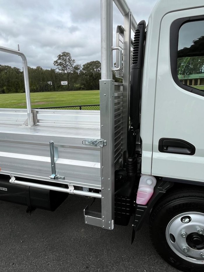 2025 Fuso Canter 515 White