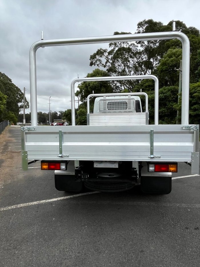 2025 Fuso Canter 515 White