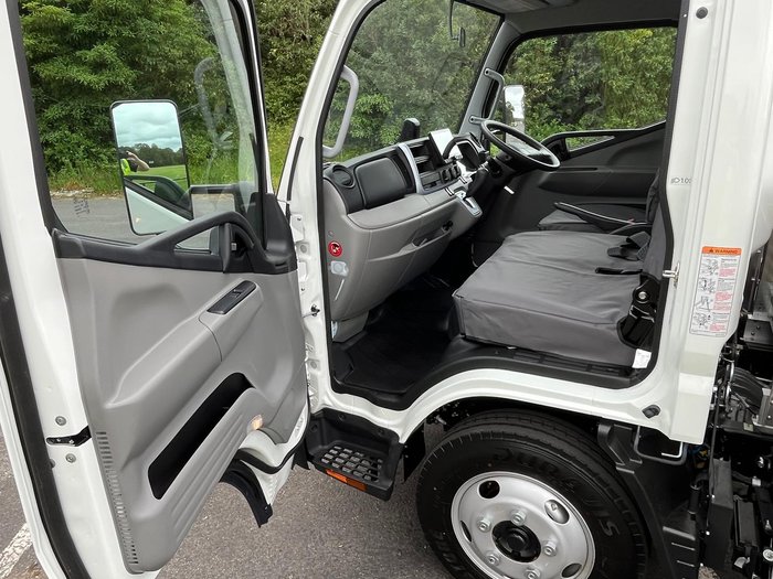 2025 Fuso Canter 515 White