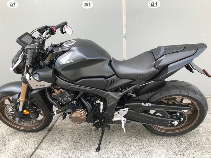 2025 Honda CB650R E-Clutch