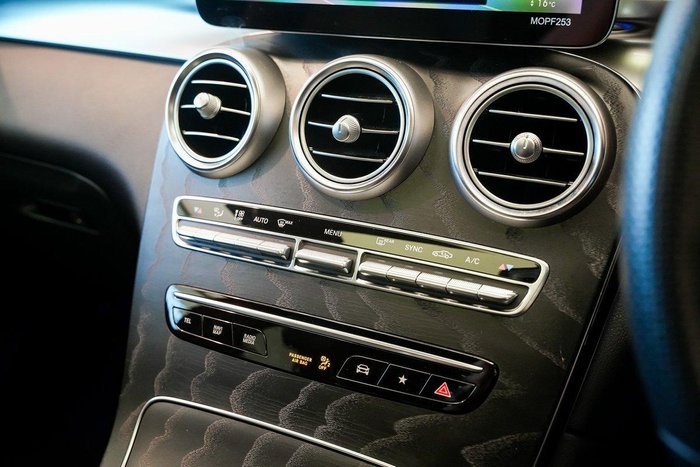 2022 Mercedes-Benz GLC-Class GLC300