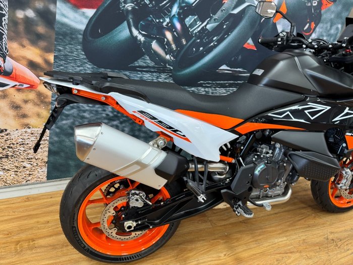 2024 Ktm 890 SM-T BLACK