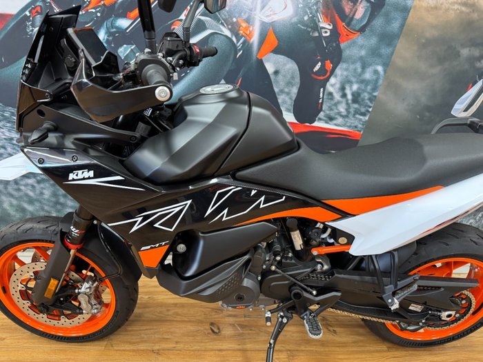 2024 Ktm 890 SM-T BLACK