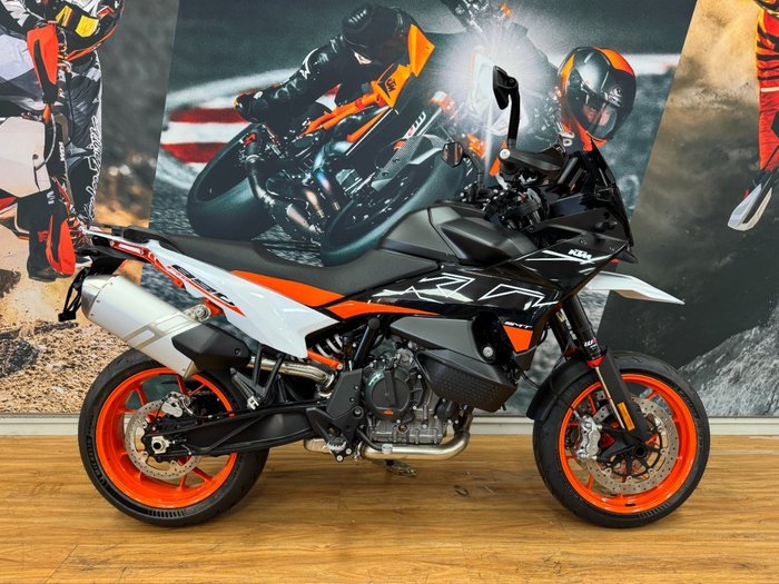 2024 Ktm 890 SM-T BLACK