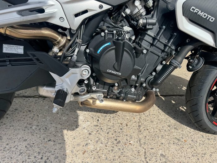 2024 CFMOTO NK ADVANCE WHITE