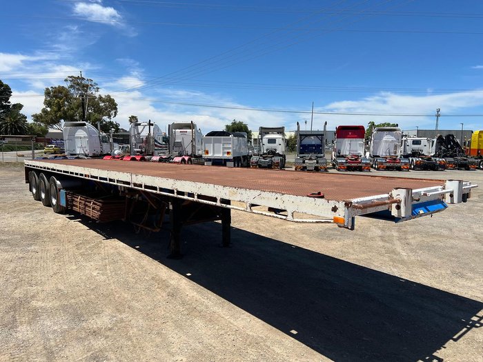 2011 Howard Porter Tri Axle 44'6". Extendable To 21.4M