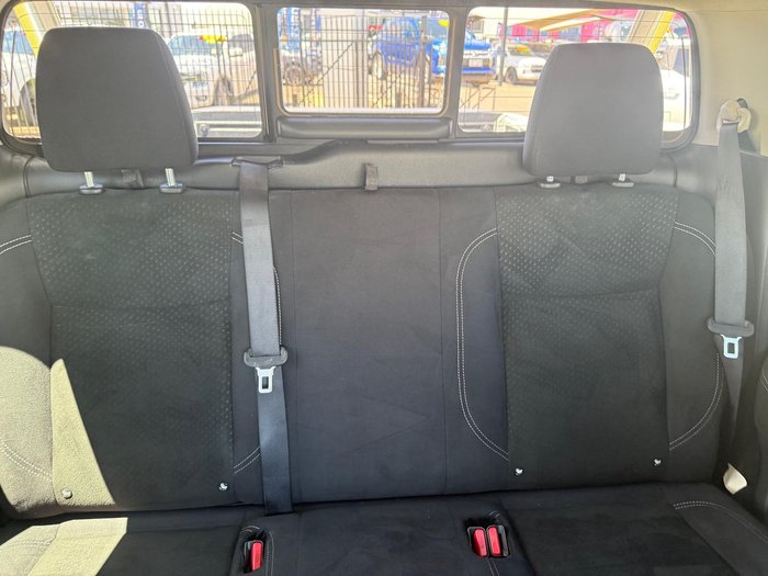 2021 Nissan Navara ST-X