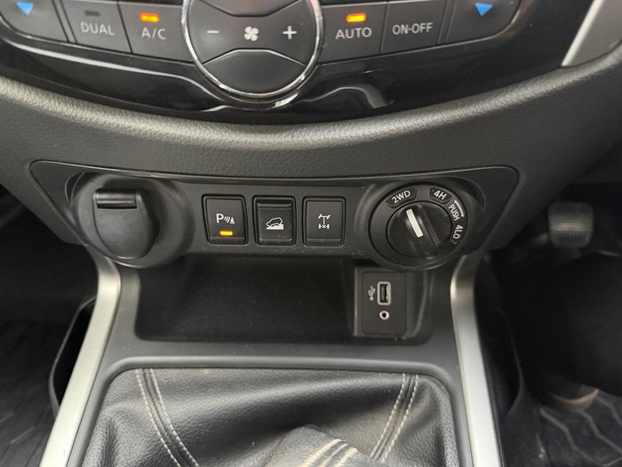 2021 Nissan Navara ST-X