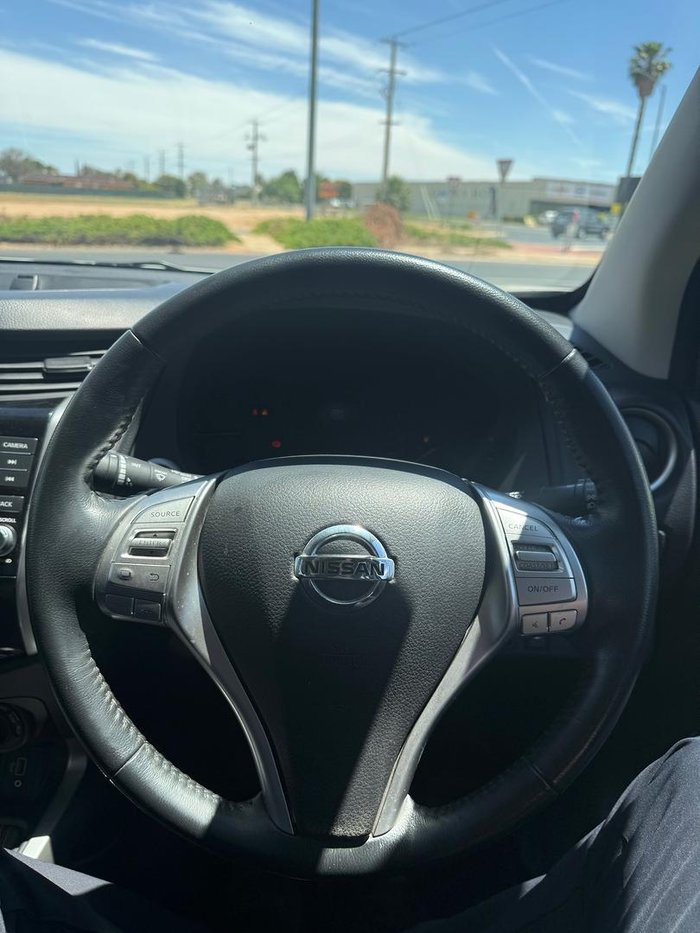 2021 Nissan Navara ST-X