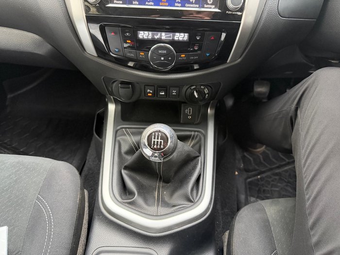 2021 Nissan Navara ST-X
