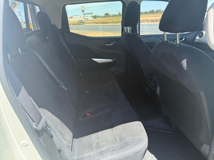 2021 Nissan Navara ST-X