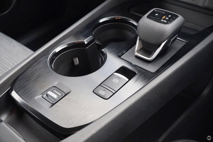 2025 Nissan X-TRAIL ST