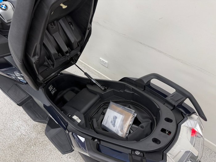 2024 BMW Motorrad C 400 GT Blue