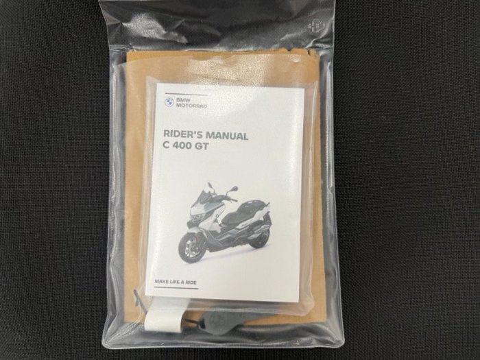 2024 BMW Motorrad C 400 GT Blue