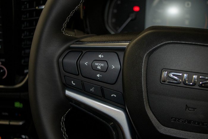 2025 Isuzu D-MAX LS-U