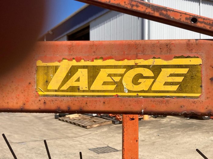 1990 Taege 12 Wheel Rake