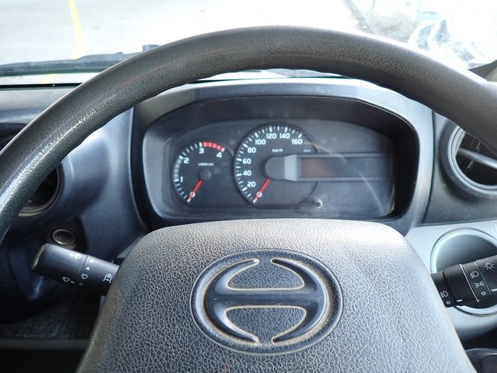 2015 HINO DUTRO 300