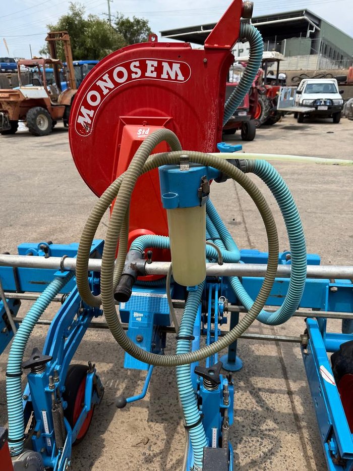 2010 Monosem MS Vegetable Planter