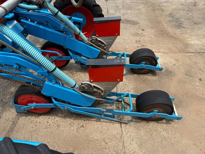 2010 Monosem MS Vegetable Planter