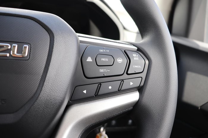 2025 Isuzu D-MAX SX