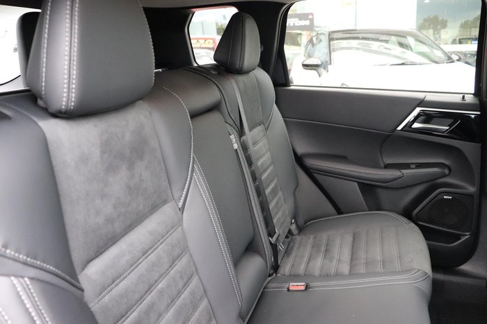 2025 Mitsubishi Outlander Aspire