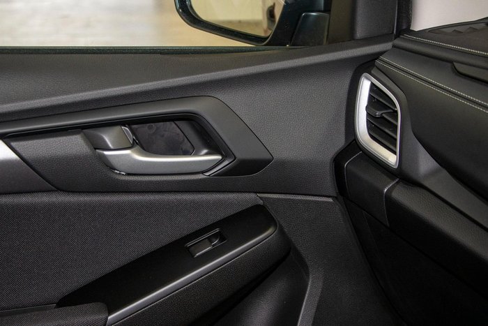 2025 Isuzu MU-X LS-M