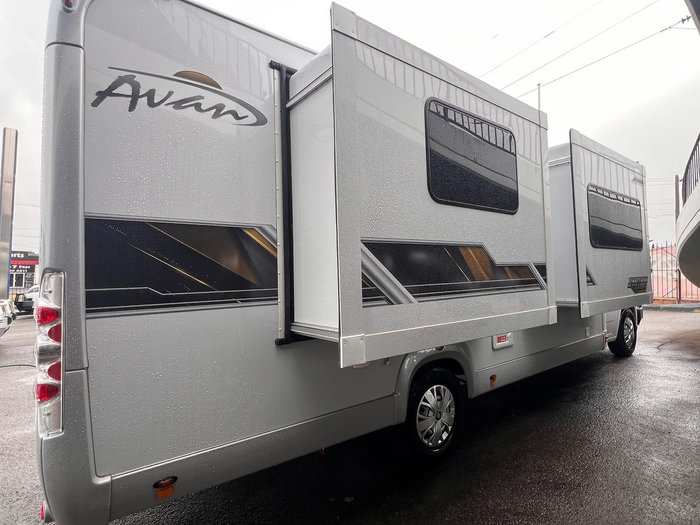 2025 Avan Ovation M11