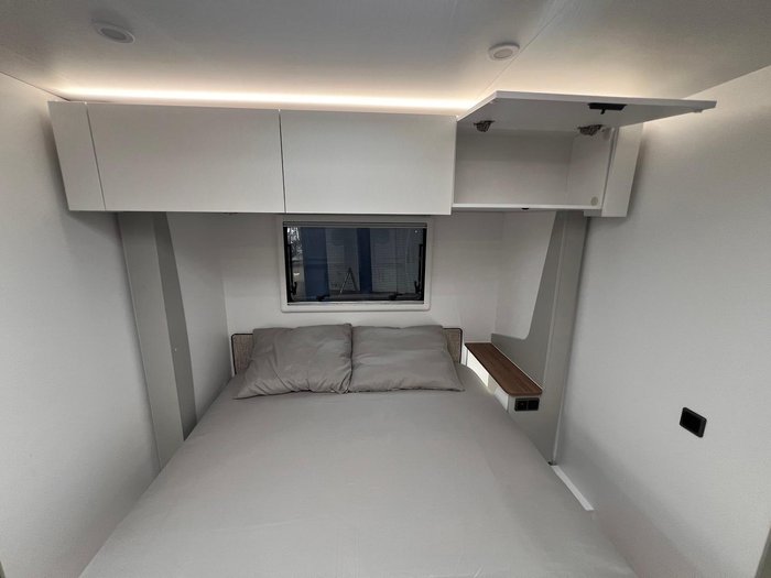 2025 Avan Ovation M11