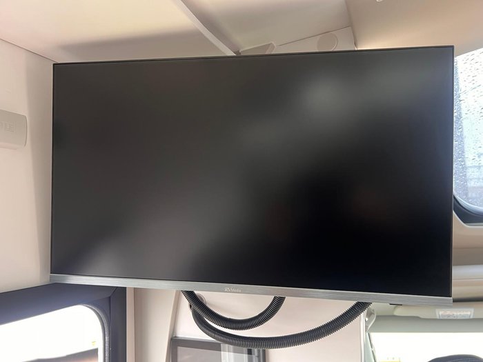 2025 Avan Ovation M11