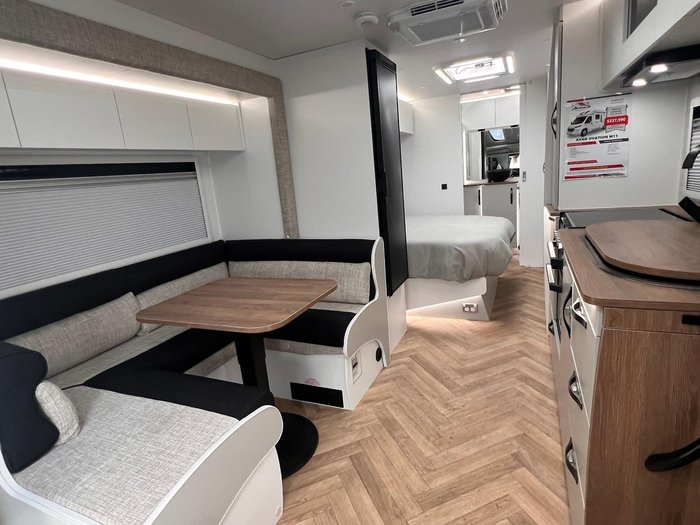 2025 Avan Ovation M11