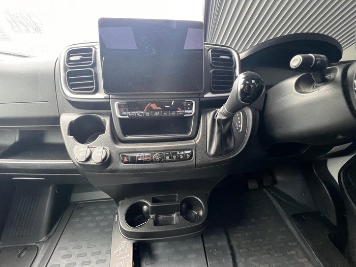 2025 Avan Ovation M11