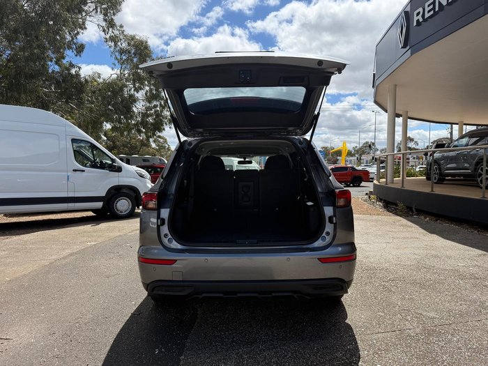 2022 Mitsubishi Outlander ES