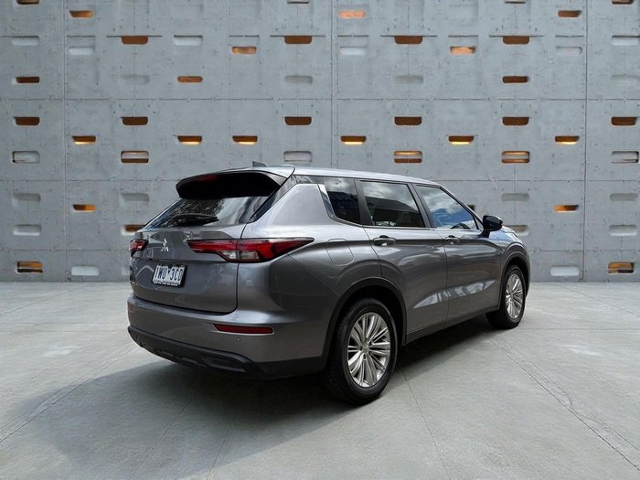 2022 Mitsubishi Outlander ES