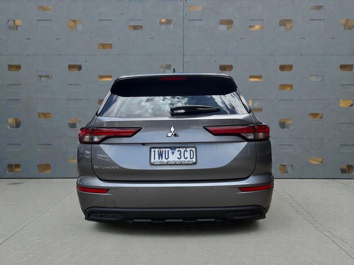 2022 Mitsubishi Outlander ES