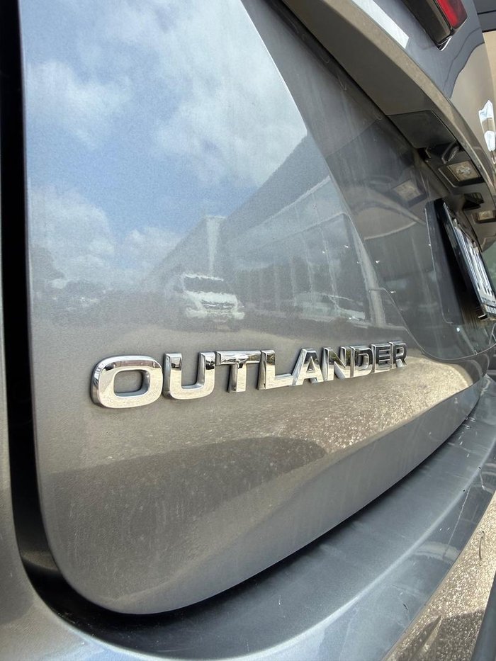 2022 Mitsubishi Outlander ES