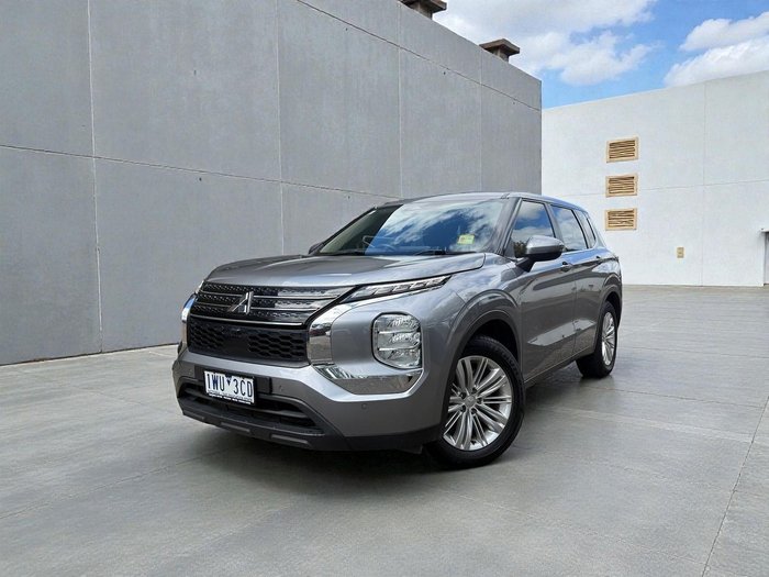 2022 Mitsubishi Outlander ES