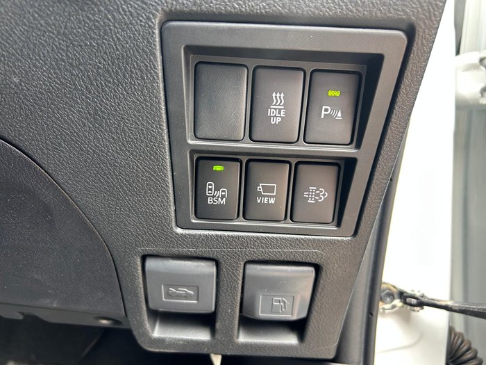 2025 Toyota Hilux SR5 48V