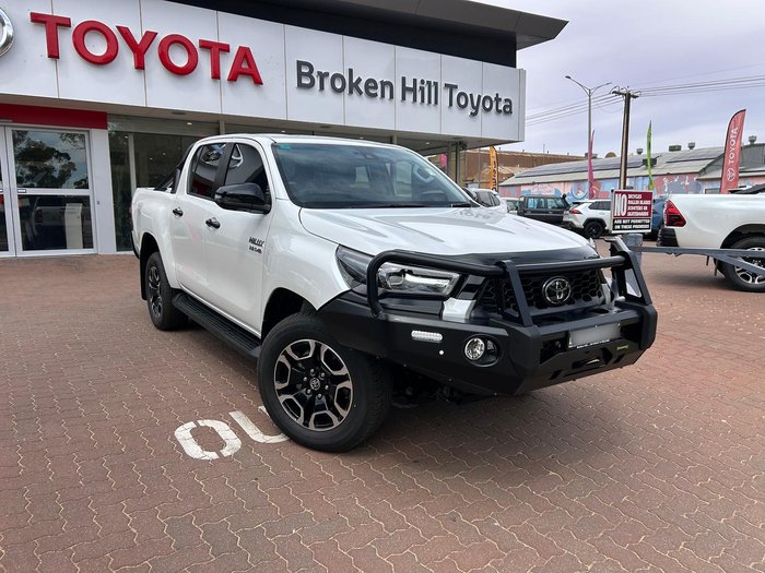 2025 Toyota Hilux SR5 48V GUN126R 4X4 Dual Range Frosted White