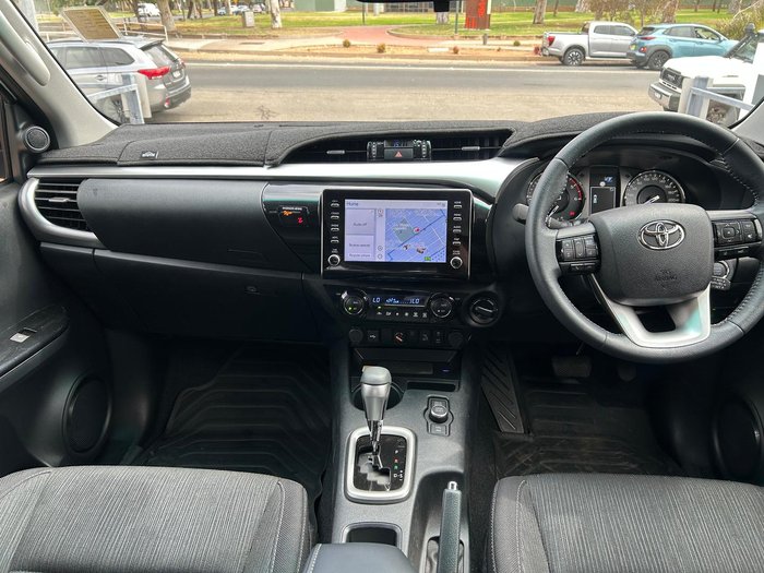 2025 Toyota Hilux SR5 48V GUN126R 4X4 Dual Range Frosted White