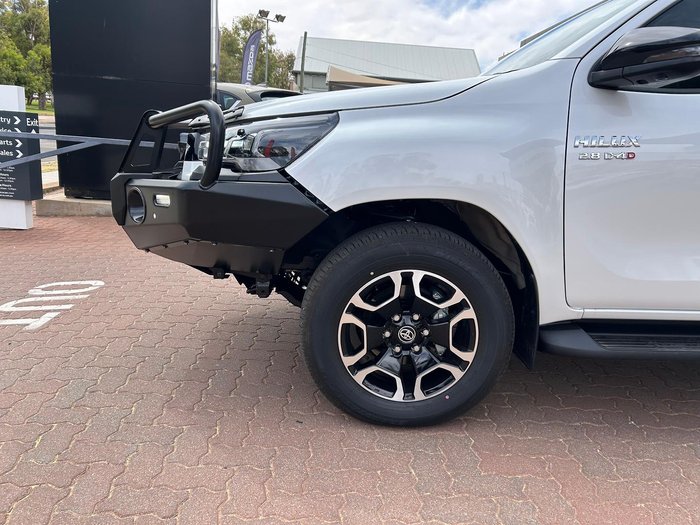 2025 Toyota Hilux SR5 48V GUN126R 4X4 Dual Range Frosted White