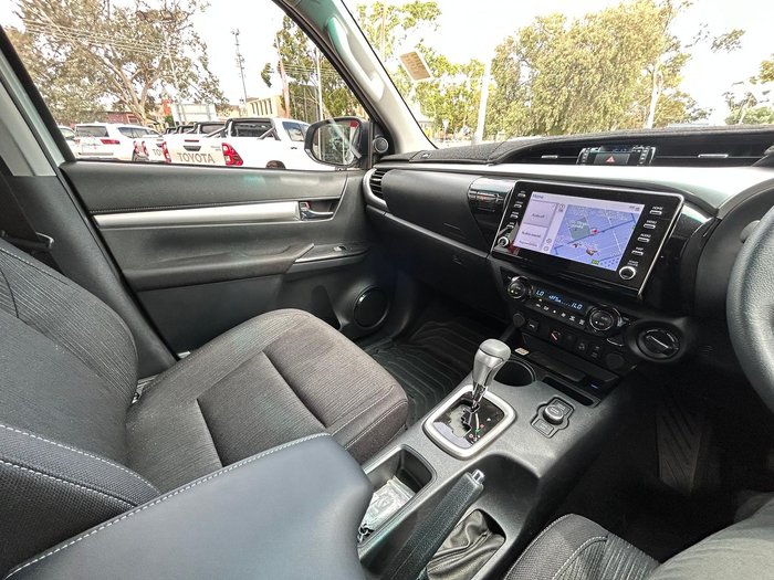 2025 Toyota Hilux SR5 48V GUN126R 4X4 Dual Range Frosted White