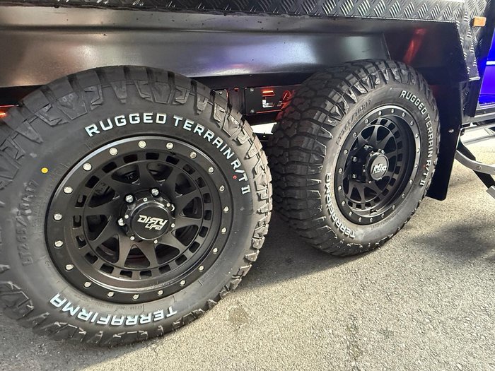 2025 Urban Caravans Tuff 20' Club