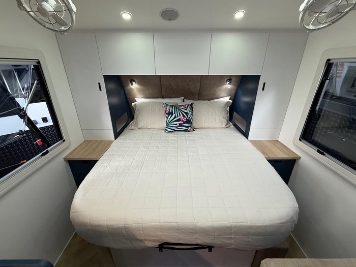 2025 Urban Caravans Tuff 20' Club