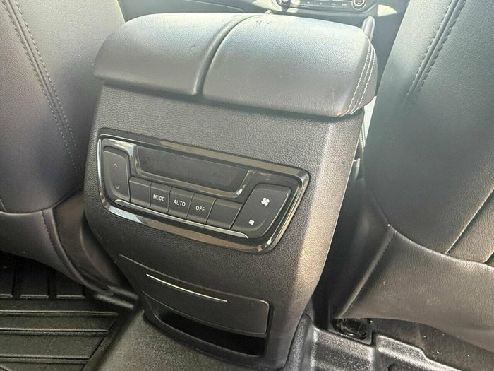 2022 LDV D90 Executive