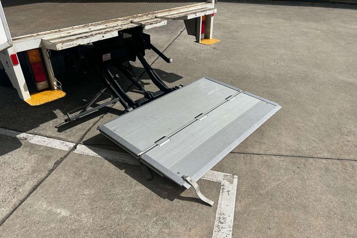 2022 Fuso Canter 515 White