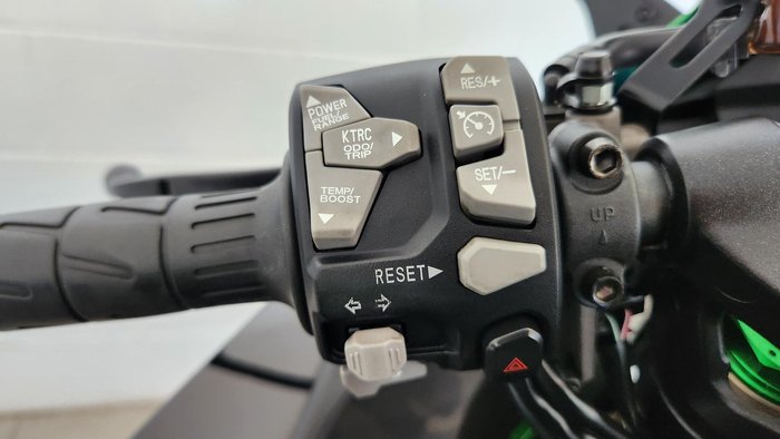 2018 Kawasaki Ninja H2 SX SE (ZX10002B) Ninja H2 Green