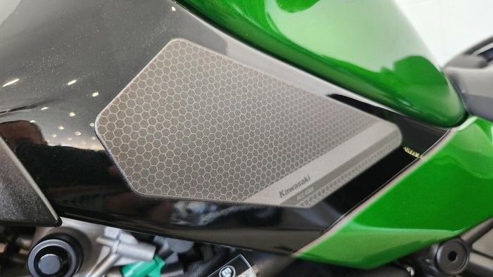 2018 Kawasaki Ninja H2 SX SE (ZX10002B) Ninja H2 Green