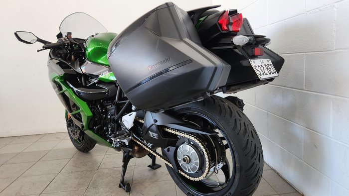 2018 Kawasaki Ninja H2 SX SE (ZX10002B) Ninja H2 Green