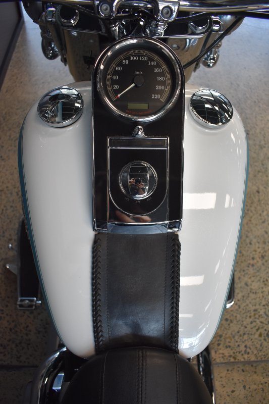 2017 Harley-davidson FLSTN SOFTAIL DELUXE crushed ice/ teal