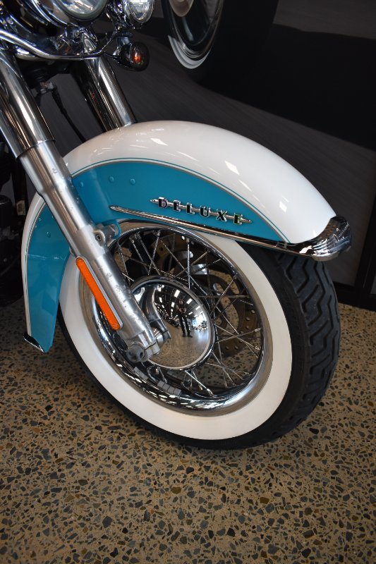 2017 Harley-davidson FLSTN SOFTAIL DELUXE crushed ice/ teal